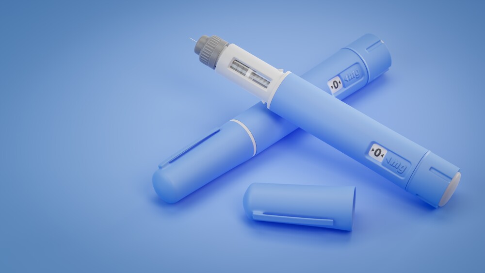 3D illustration of tow GLP-1 therapy autoinjectors