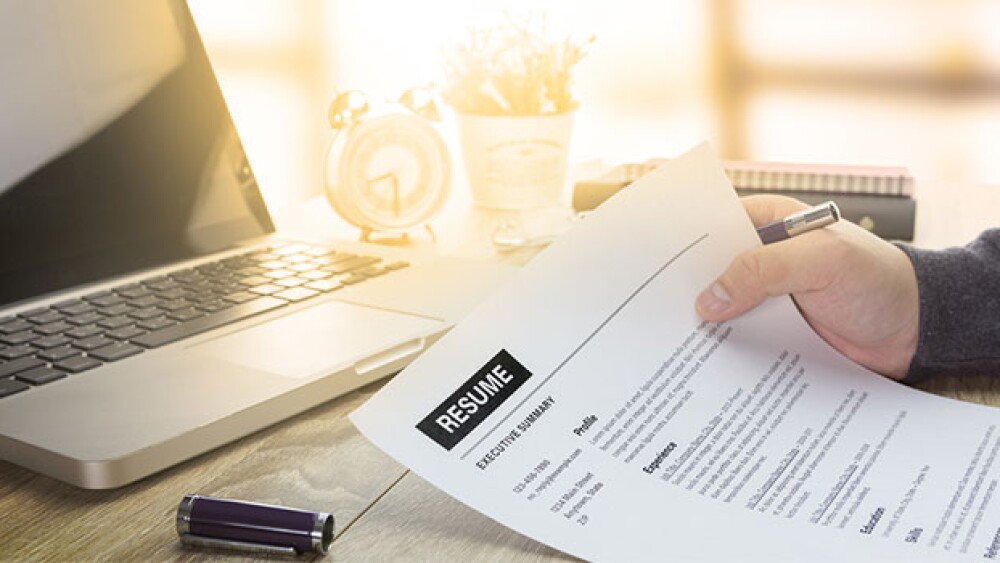 Use some useful leadership words for resume to sho